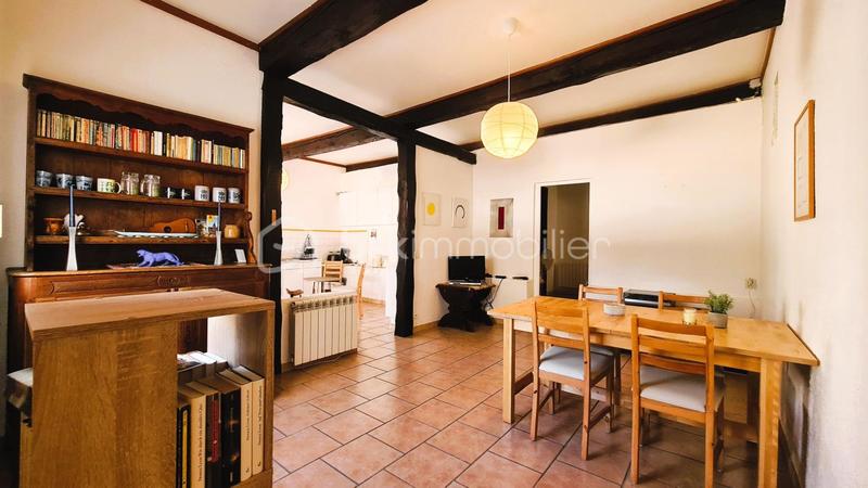 Demeure - 299 m² - 9 pièces