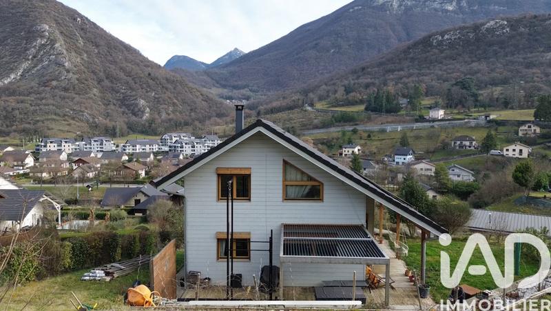 Maison - 123 m² - 4 pièces