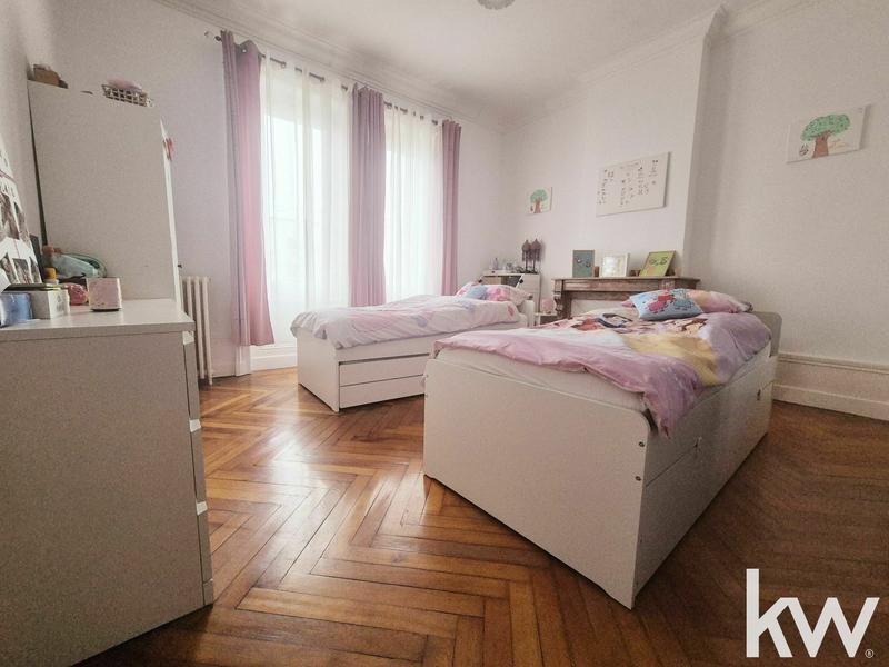 Appartement - 125 m² - 5 pièces