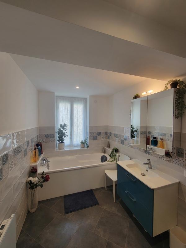 Maison - 215 m² - 10 pièces