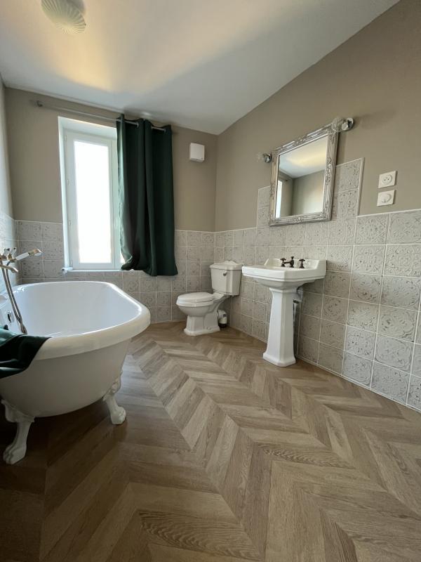 Maison - 161 m² - 6 pièces