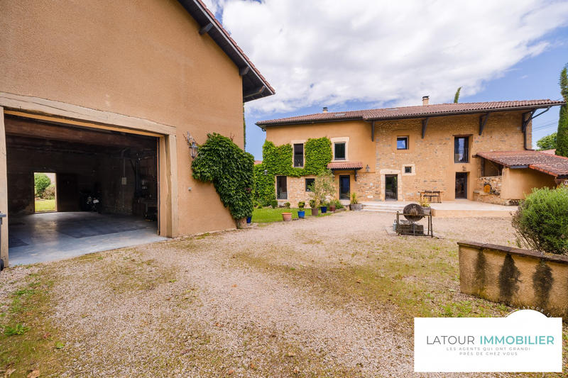 Maison - 220 m² - 10 pièces