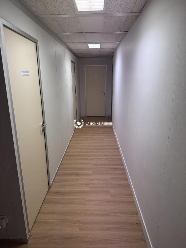 Bureau - 119 m² - 7 pièces