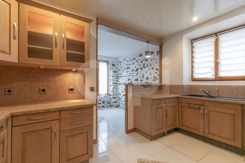 Maison - 95 m² - 4 pièces