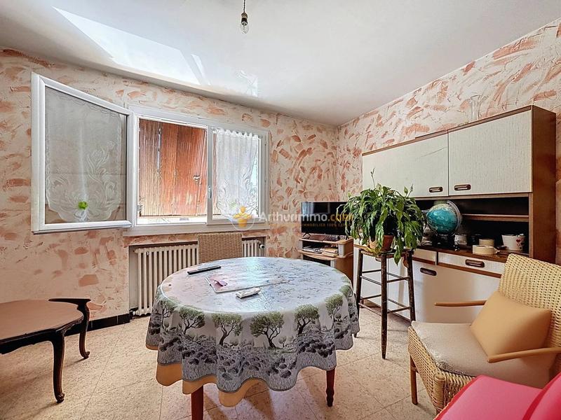 Immeuble - 90 m² - 5 pièces