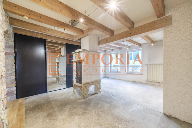 Maison - 220 m² - 6 pièces