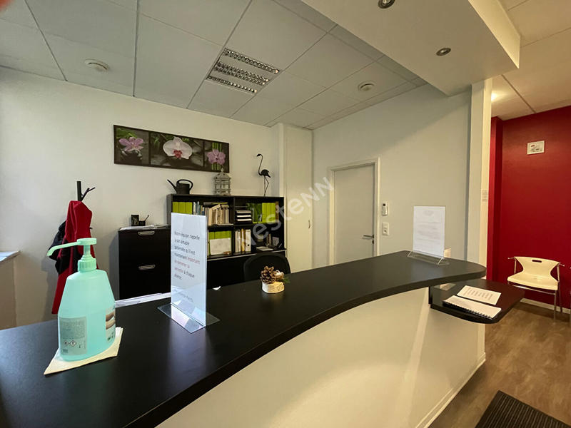 Bureau - 137 m² - 5 pièces