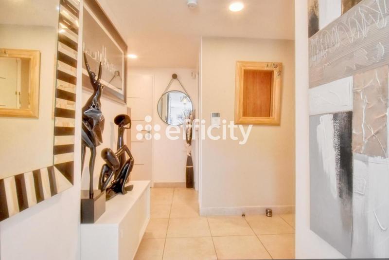 Appartement - 84 m² - 4 pièces