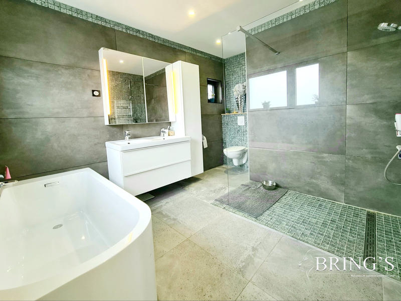 Maison - 162 m² - 5 pièces