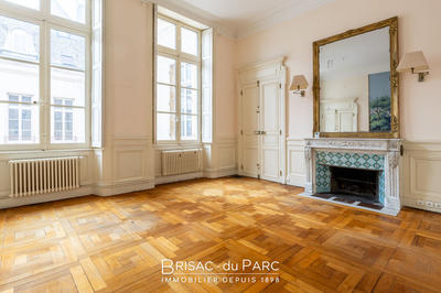 Appartement - 145 m² - 5 pièces