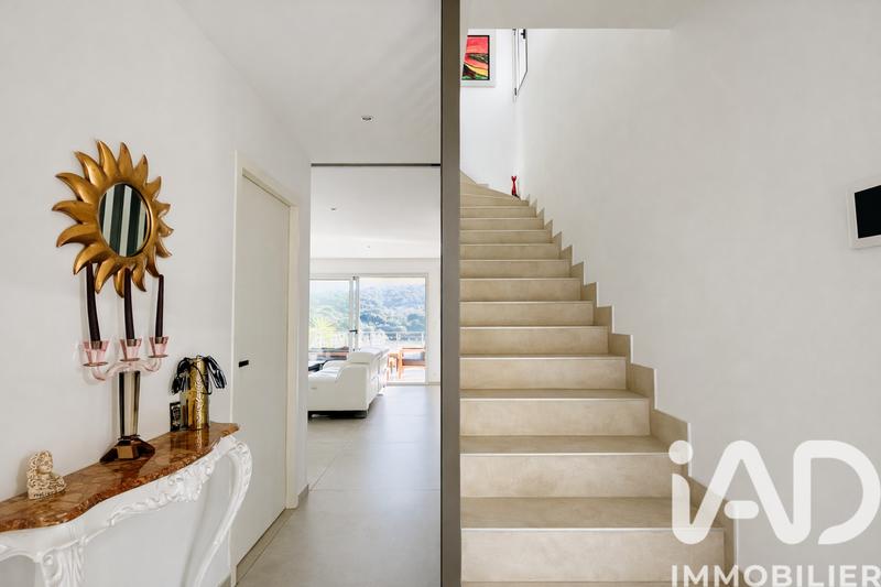 Maison - 166 m² - 10 pièces