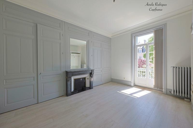 Propriété - 370 m² - 14 pièces
