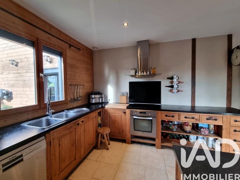 Maison - 185 m² - 8 pièces