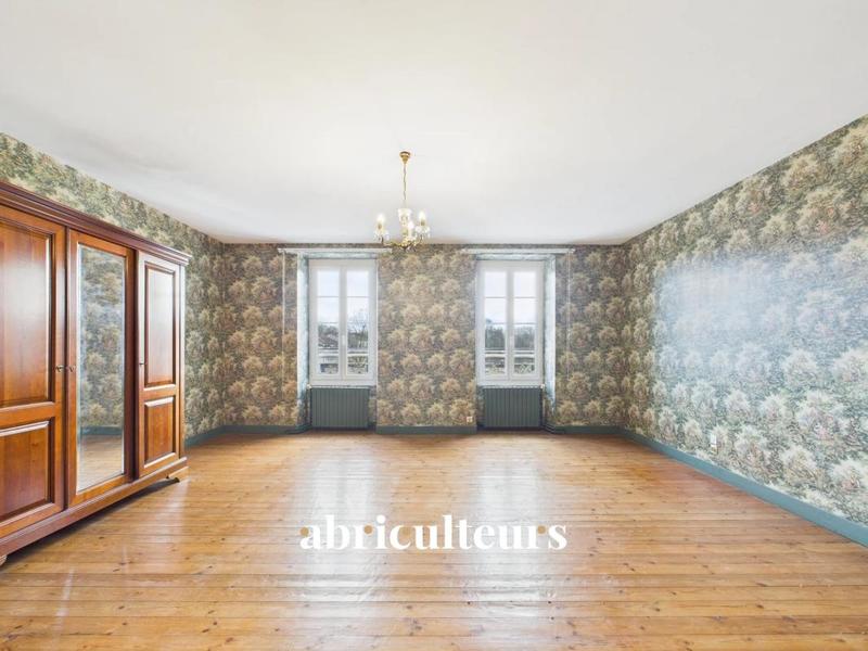 Maison ancienne - 350 m² - 10 pièces