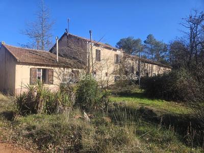 Maison - 220 m² - 10 pièces