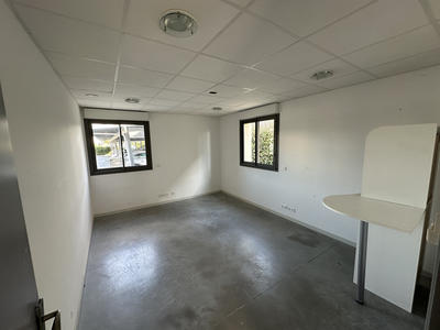 Local commercial - 81 m²