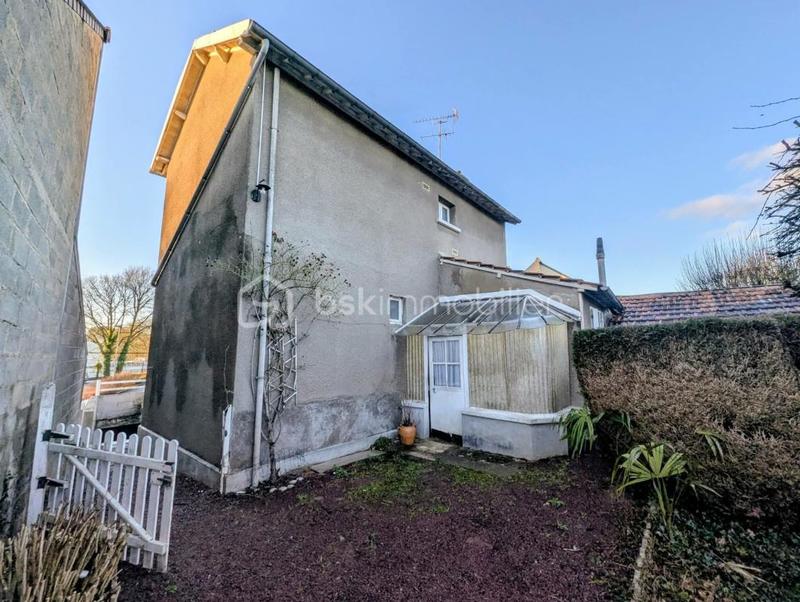 Maison - 503 m² - 4 pièces