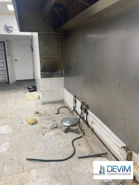 Local commercial - 236 m²