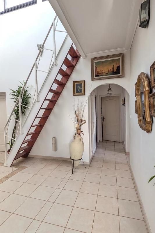 Propriété - 219 m² - 7 pièces