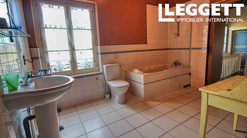 Demeure - 275 m² - 8 pièces