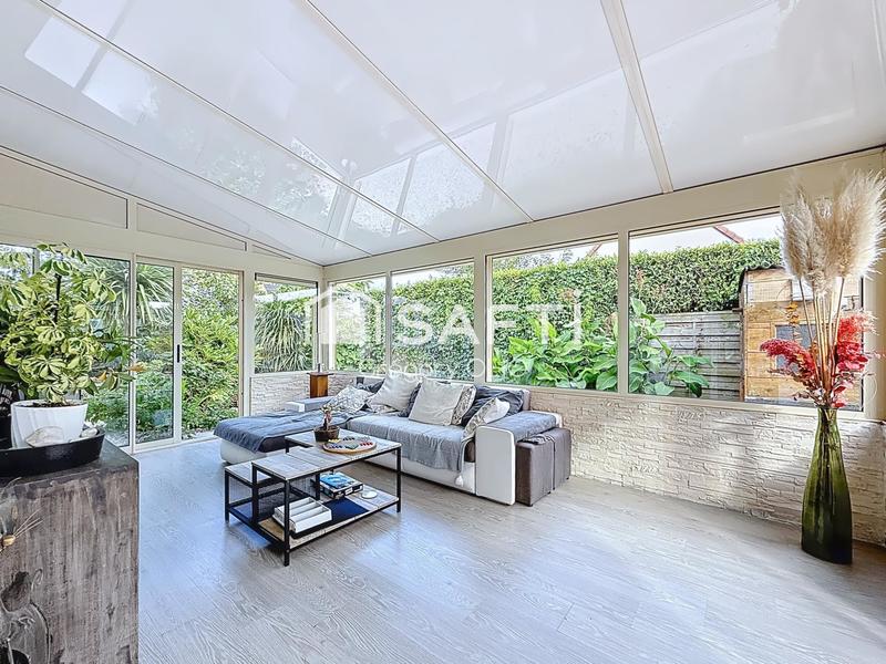 Maison - 181 m² - 8 pièces