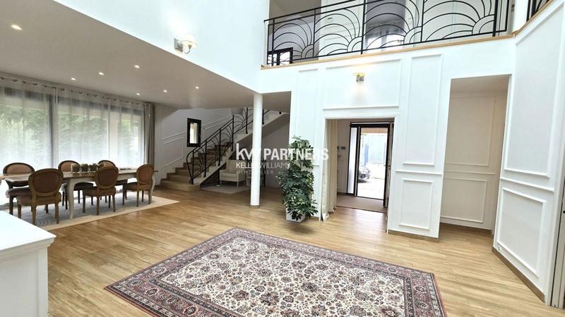 Maison d'architecte - 446 m² - 9 pièces