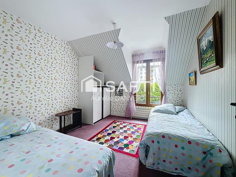 Maison - 201 m² - 7 pièces