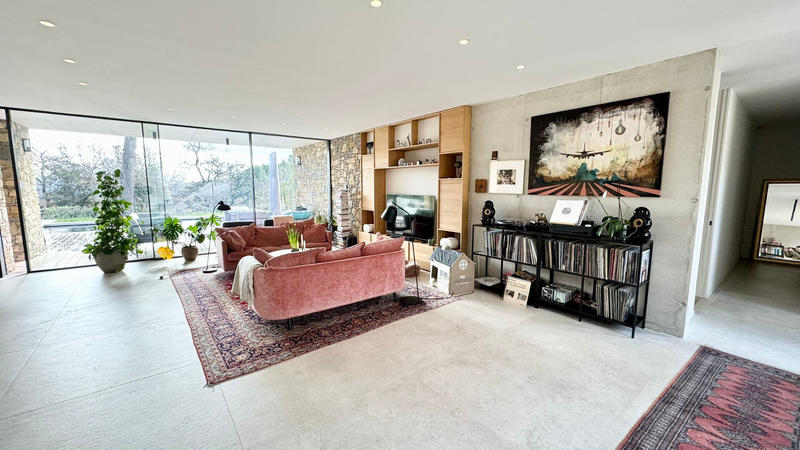 Maison - 228 m² - 5 pièces