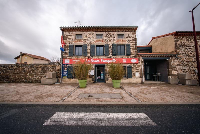 Maison ancienne - 205 m² - 9 pièces