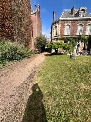 Propriété - 352 m² - 12 pièces