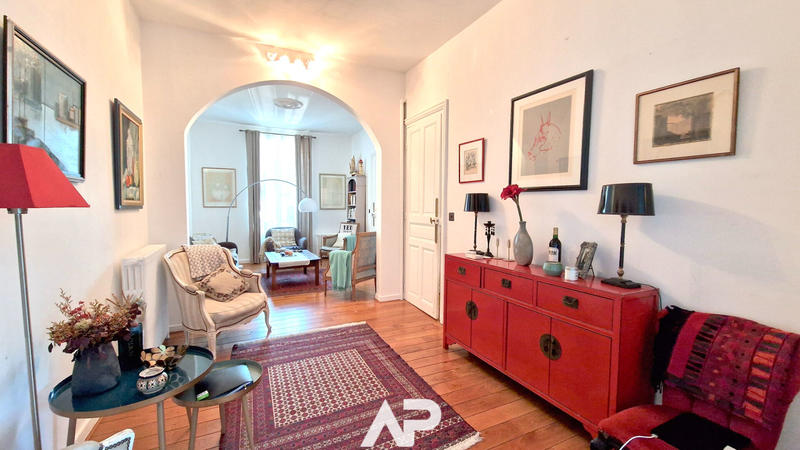 Maison - 181 m² - 8 pièces