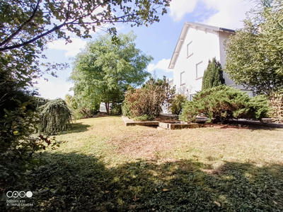 Villa - 240 m² - 9 pièces