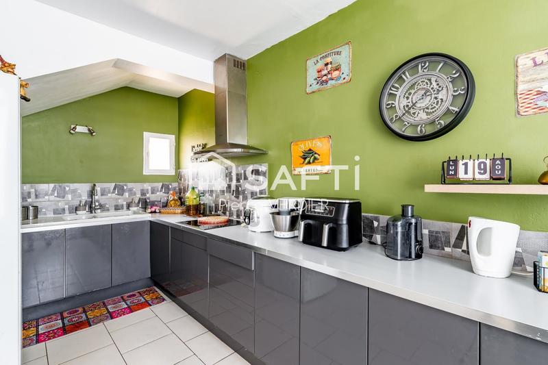 Maison - 250 m² - 8 pièces