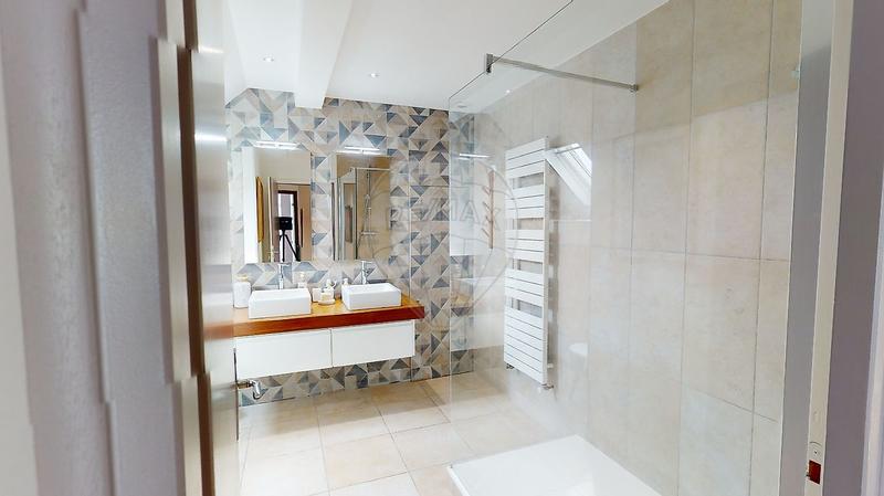 Duplex - 151 m² - 7 pièces