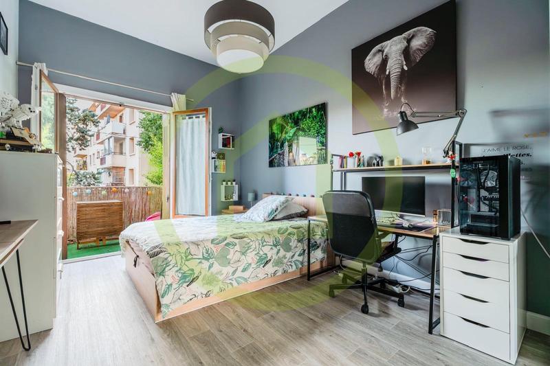 Appartement - 120 m² - 5 pièces