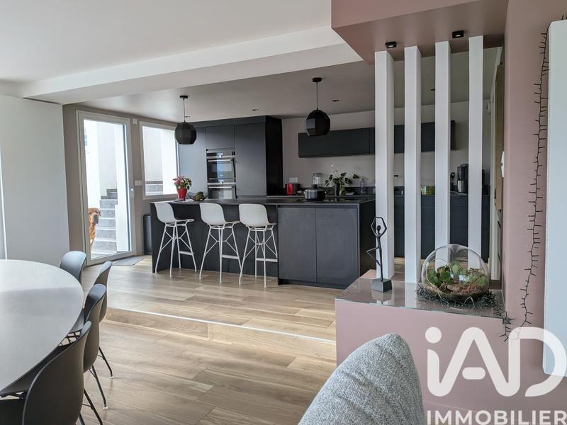 Maison - 199 m² - 6 pièces