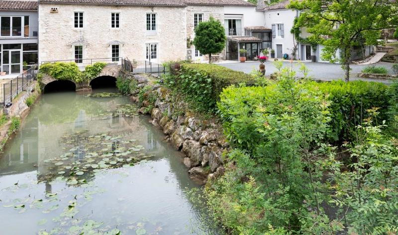 Propriété - 750 m² - 16 pièces