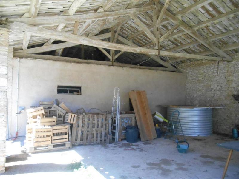 Propriété - 790 m² - 7 pièces