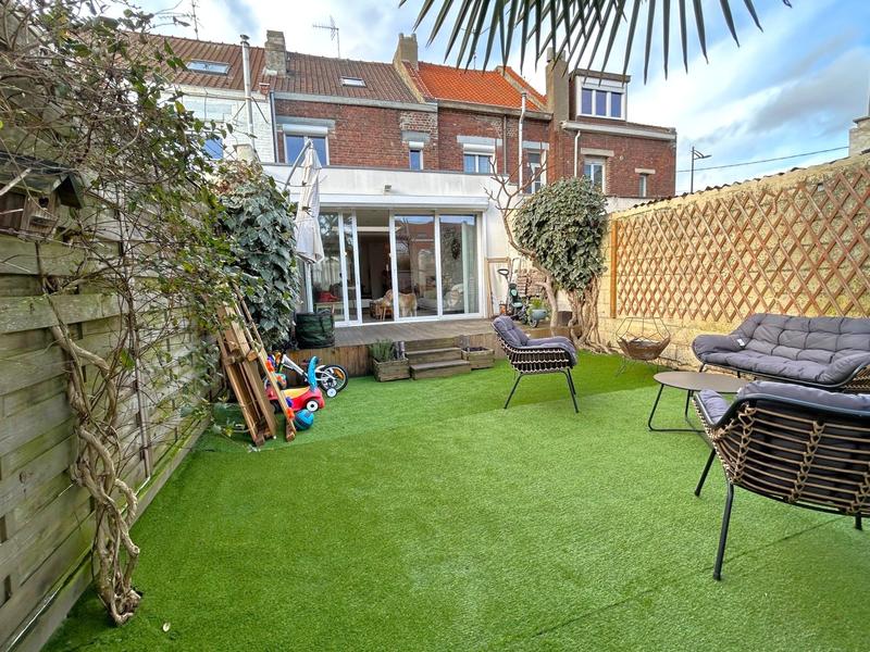 Maison - 95 m² - 4 pièces