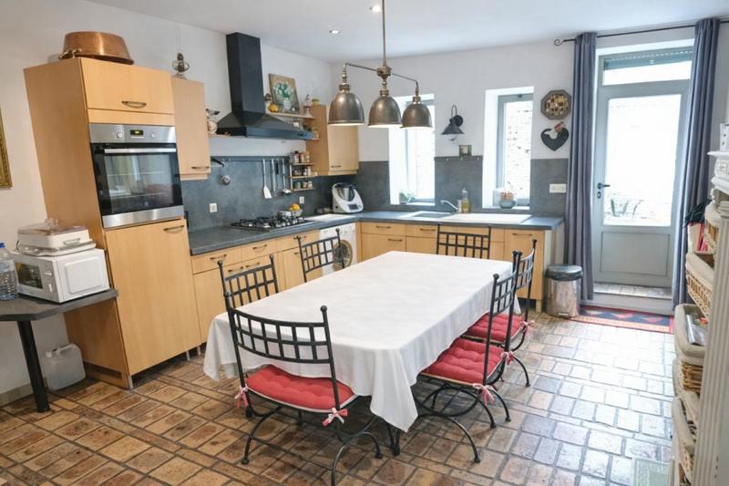 Maison - 202 m² - 8 pièces