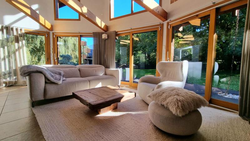 Maison - 250 m² - 9 pièces