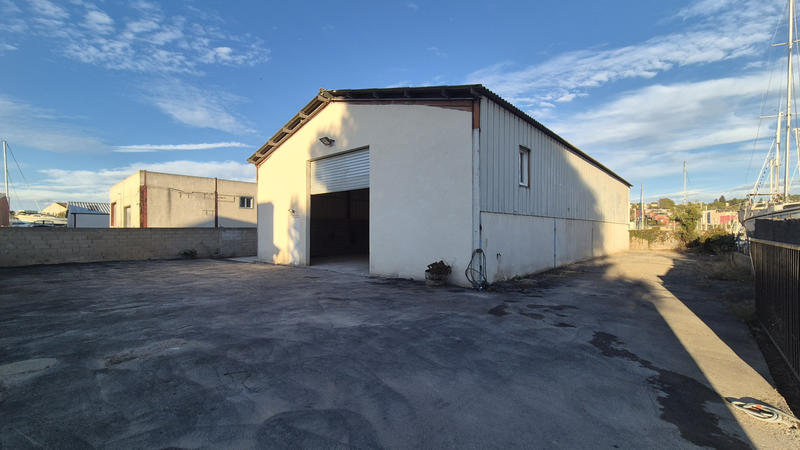 Local d'activités - 375 m²