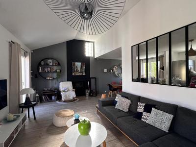 Maison - 143 m² - 6 pièces