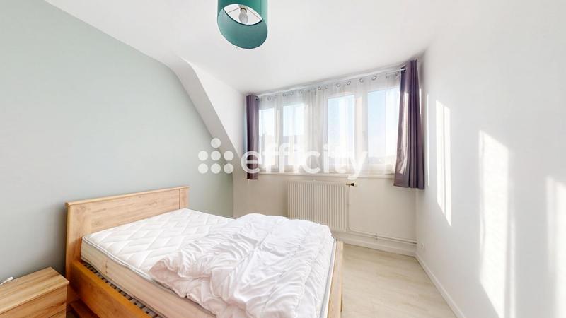 Maison - 85 m² - 5 pièces