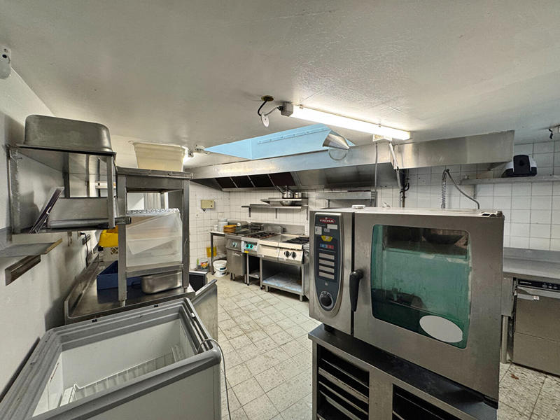 Local commercial - 416 m² - 12 pièces