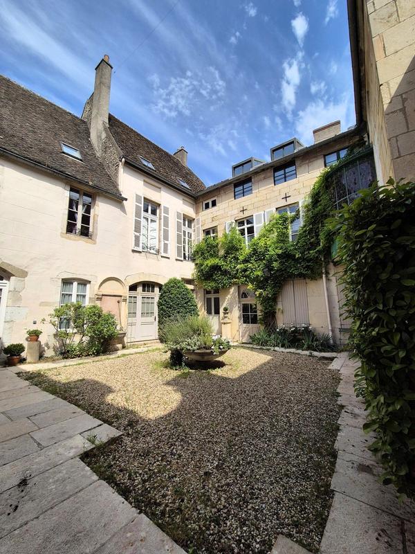 Appartement - 93 m² - 3 pièces