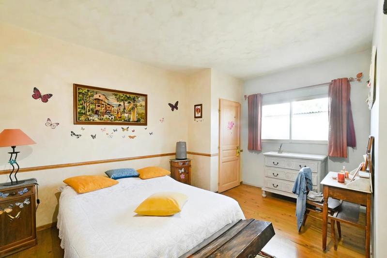 Maison - 220 m² - 9 pièces