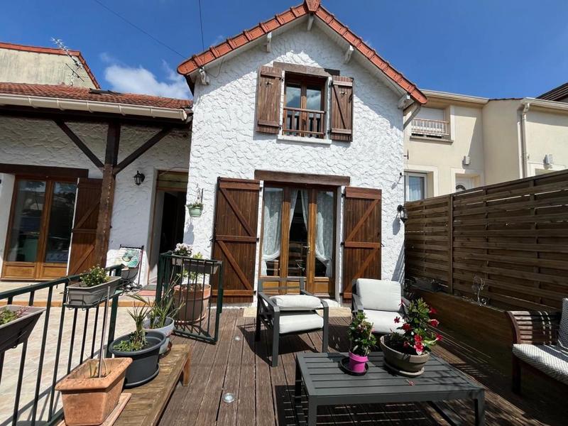 Maison - 121 m² - 5 pièces