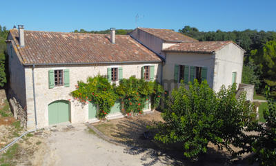 Mas - 423 m² - 12 pièces