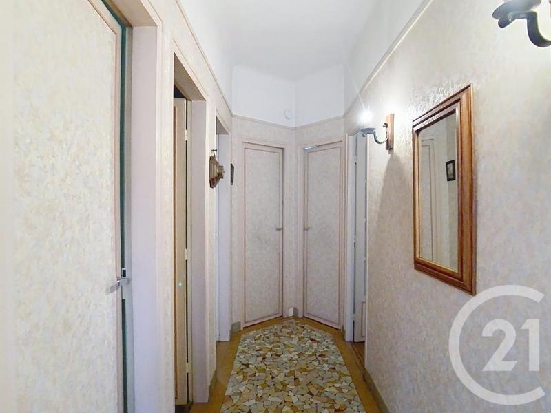 Maison - 98 m² - 5 pièces